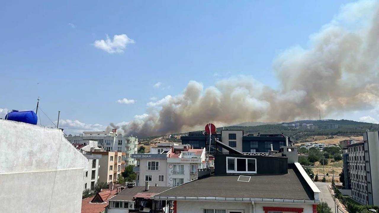 Türkiye Alevlerle Savaşta: Orman Yangınları Alarm Veriyor 1 Turkiye Alevlerle Savasta Orman Yanginlari Alarm Veriyor 2