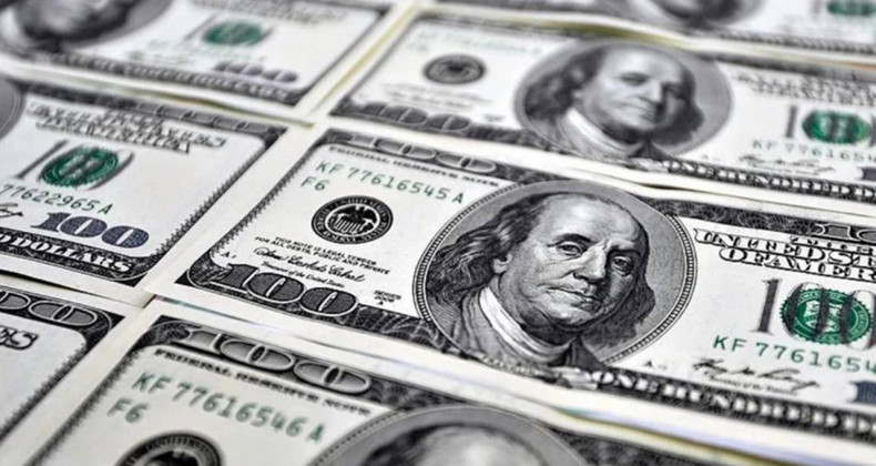 Yatırımcı Şaşkın: Dolar Yükseliyor, Euro Düşüyor