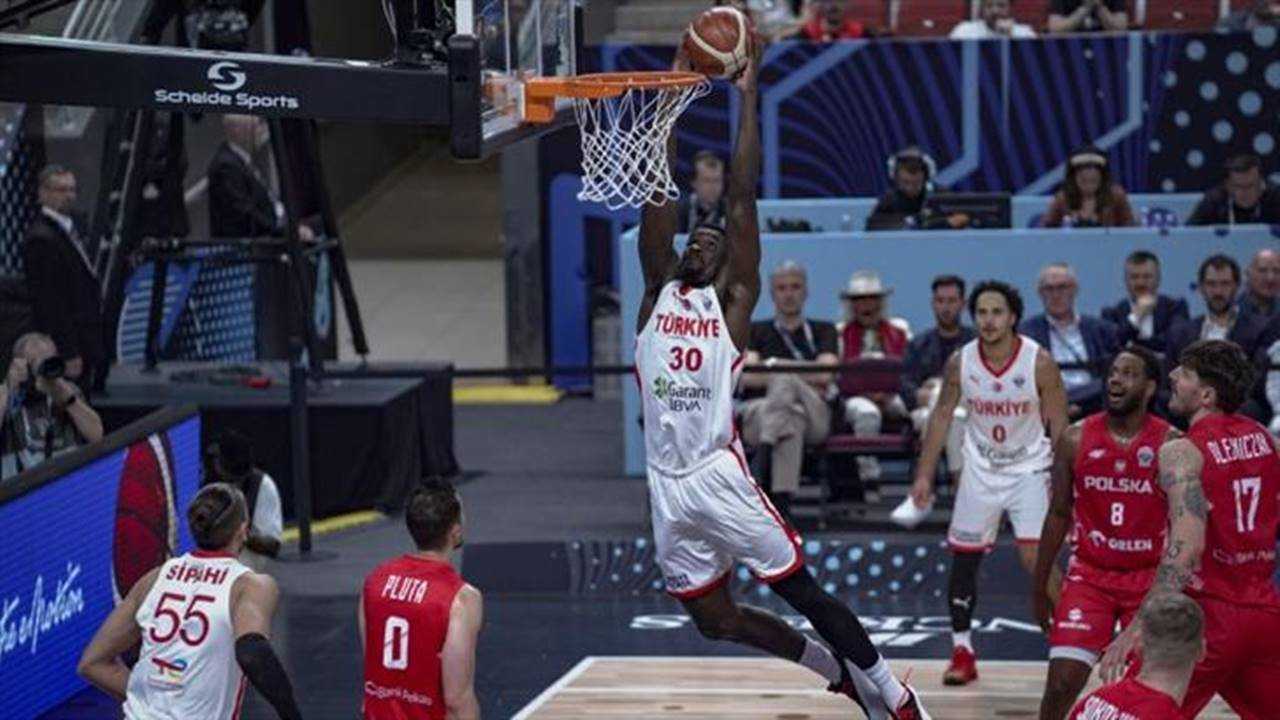 24 Yil Sonra Gelen Gurur Turkiye Yari Finalde 2