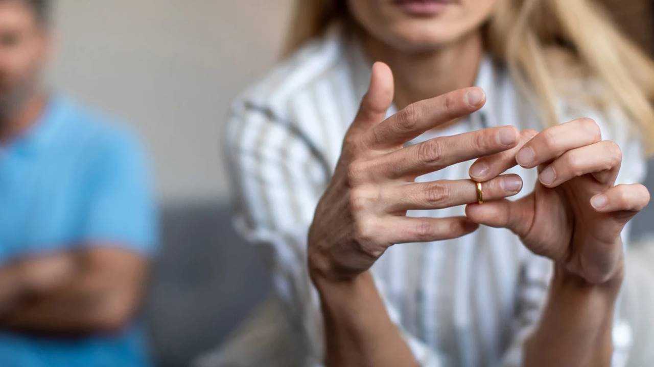 AYM’den Kadınlara 300 Günlük Bekleme Kararı 1 AYMden Kadinlara 300 Gunluk Bekleme Karari 2