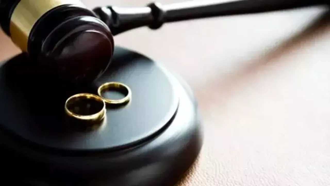 AYM’den Kadınlara 300 Günlük Bekleme Kararı 4 AYMden Kadinlara 300 Gunluk Bekleme Karari 5