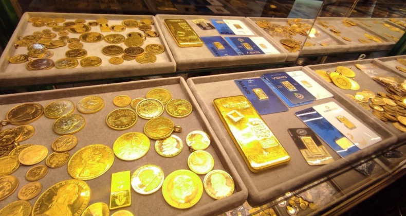 Altın Fiyatları Düşüşte: Dolar Güçlendi