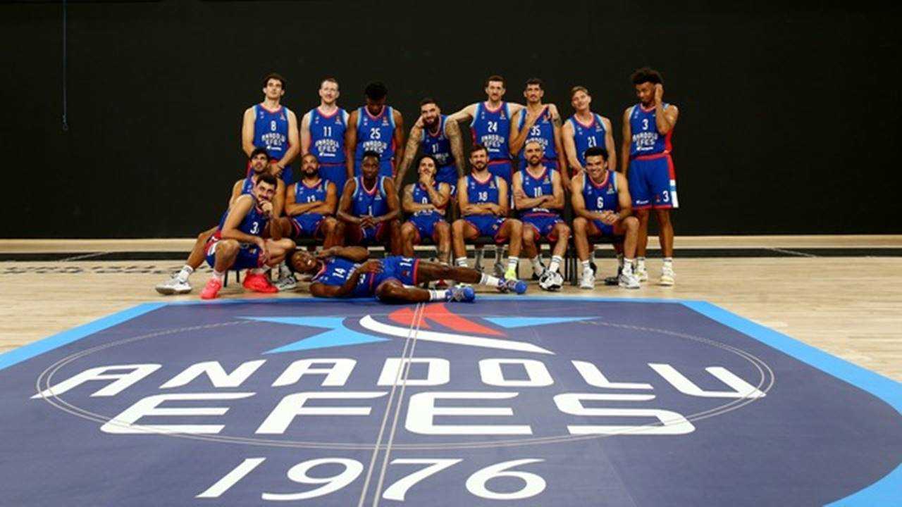 Anadolu Efes’te Yeni Dönem: Kokoşkov’la İlk Euroleague Randevusu 1 Anadolu Efeste Yeni Donem Kokoskovla Ilk Euroleague Randevusu 2