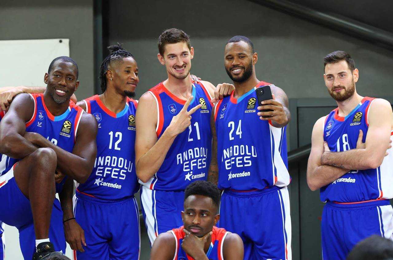 Anadolu Efes’te Yeni Dönem: Kokoşkov’la İlk Euroleague Randevusu 2 Anadolu Efeste Yeni Donem Kokoskovla Ilk Euroleague Randevusu 3