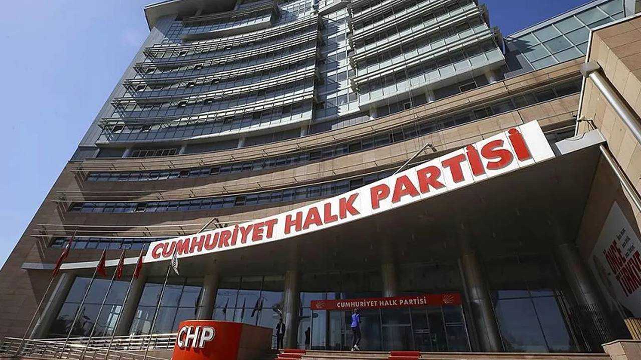 CHP Ayağa Kalkıyor: Olağanüstü Kurultay Geliyor 1 CHP Dimdik Olaganustu Kurultay 21 Eylulde 1