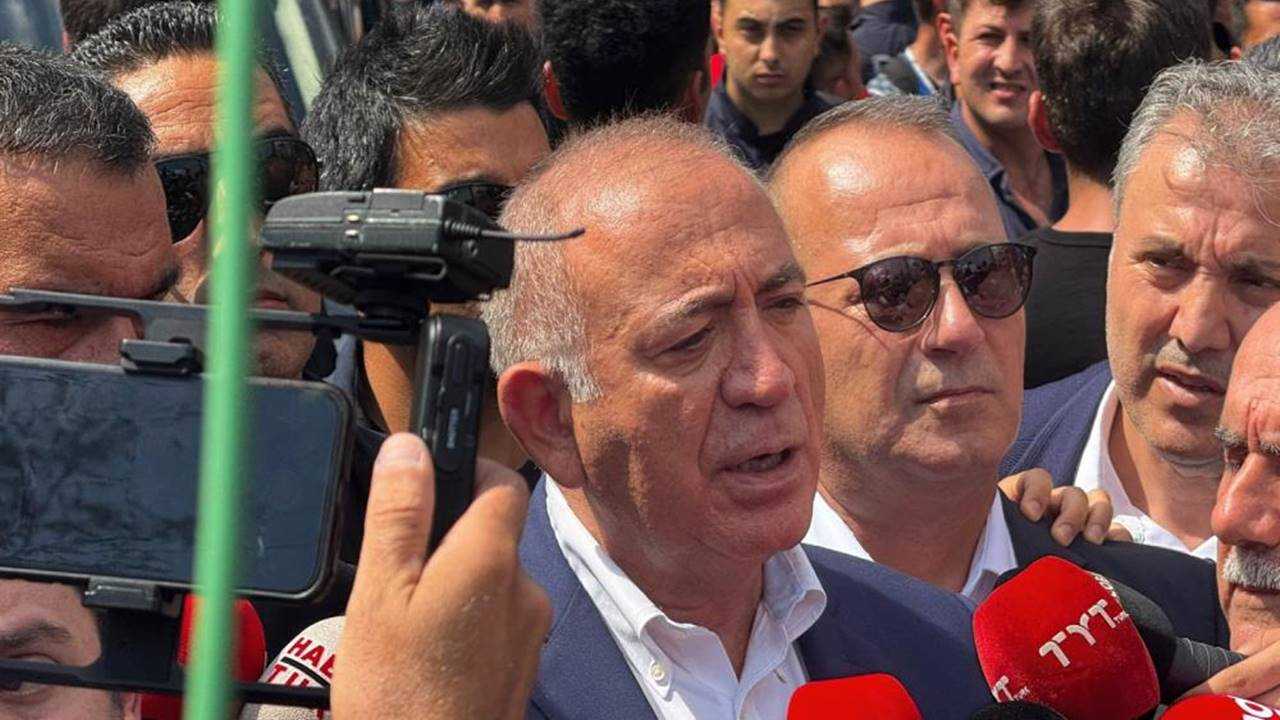 CHP İstanbul’da Gerginlik: Tekin Protesto Edildi 3 CHP Istanbulda Gerginlik Tekin Protesto Edildi 4