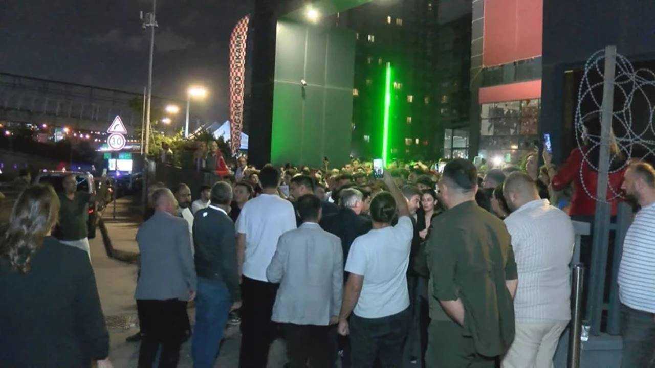 CHP İstanbul’da İl Yönetimi Görevden Alındı 1 CHP Istanbulda Il Yonetimi Gorevden Alindi 2
