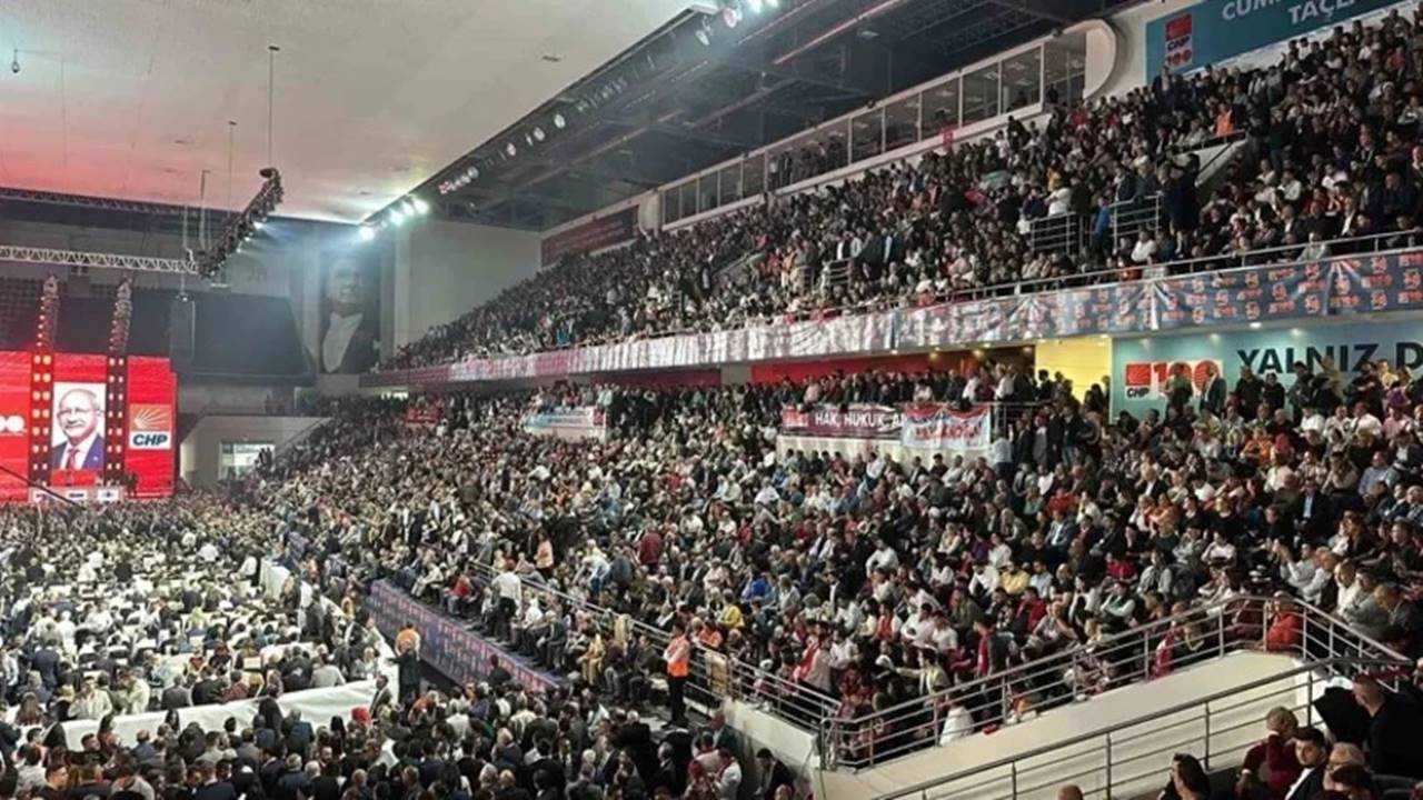 CHP’de Fırtına: Özel mi Kalacak? Kılıçdaroğlu mu Döner? 1 CHPde Firtina Ozel mi Kalacak Kilicdaroglu mu Doner 2