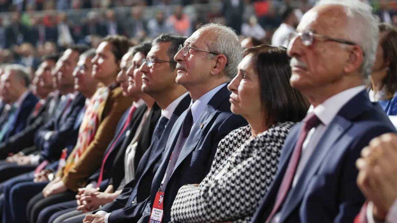 CHP’de Gerilim Dorukta: Kılıçdaroğlu Geri Dönüyor 1 CHPde Gerilim Dorukta Kilicdaroglu Geri Donuyor 2