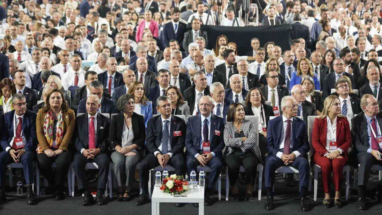 CHP’de Gerilim Dorukta: Kılıçdaroğlu Geri Dönüyor 2 CHPde Gerilim Dorukta Kilicdaroglu Geri Donuyor 3