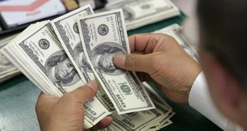 Dolar ve Euro’daki Dalgalanma, Piyasaların Nabzını Tutuyor