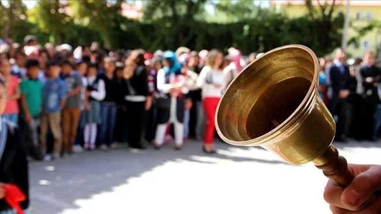 Her Öğrenciye Bir Fidan: Yeni Eğitim Yılı Başladı 1 Her Ogrenciye Bir Fidan Yeni Egitim Yili Basladi 2