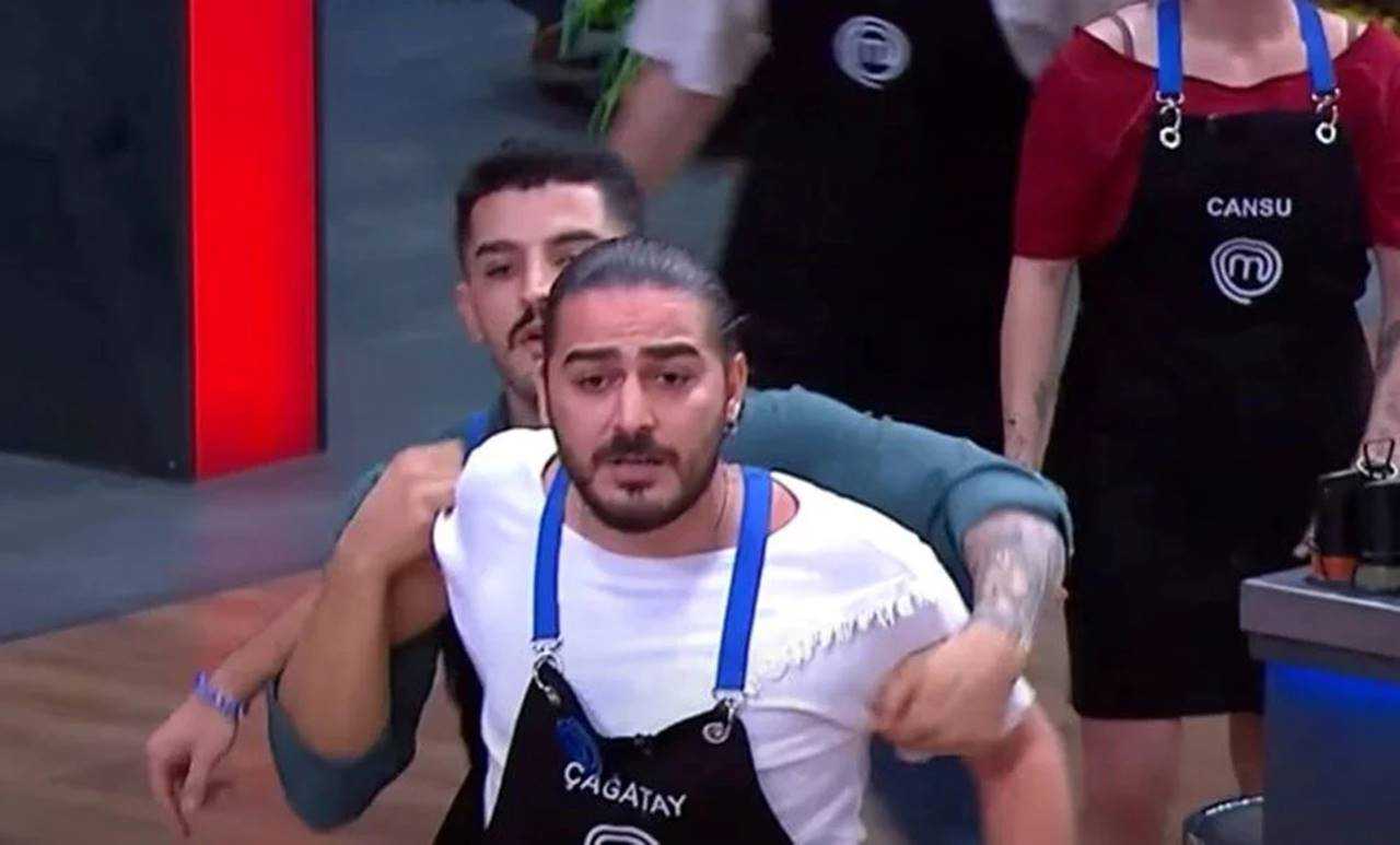 MasterChef’te Kriz: Mehmet Şef ile Çağatay Karşı Karşıya 5 MasterChefte Kriz Mehmet Sef ile Cagatay Karsi Karsiya 6