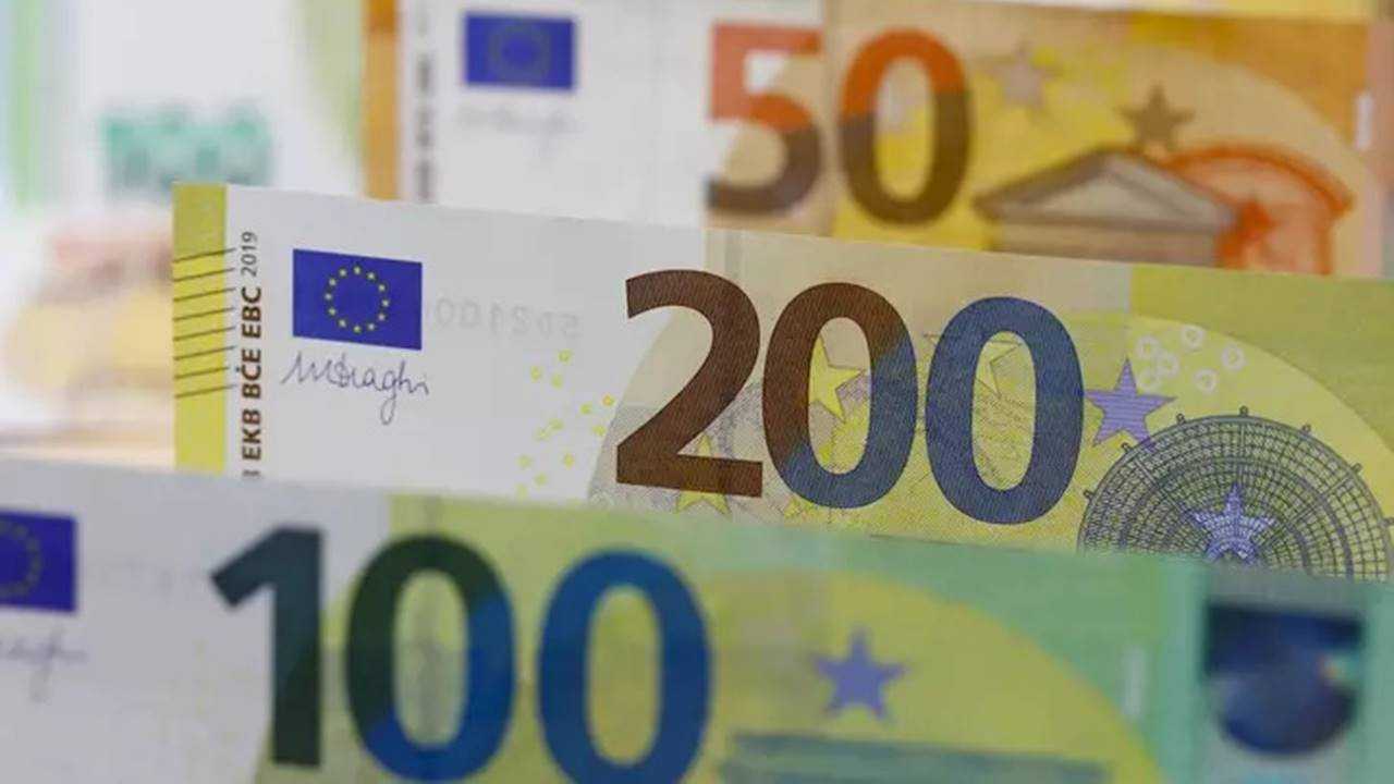 Piyasalarda Gergin Bekleyiş: Döviz Yükselişte 2 Piyasalarda Gergin Bekleyis Doviz Yukseliste 3