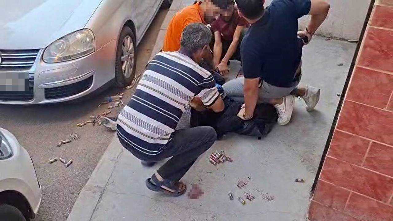 Polis Teslim Çağrısı Yaptı, Ateşle Karşılık Geldi 2 Polis Teslim Cagrisi Yapti Atesle Karsilik Geldi 3