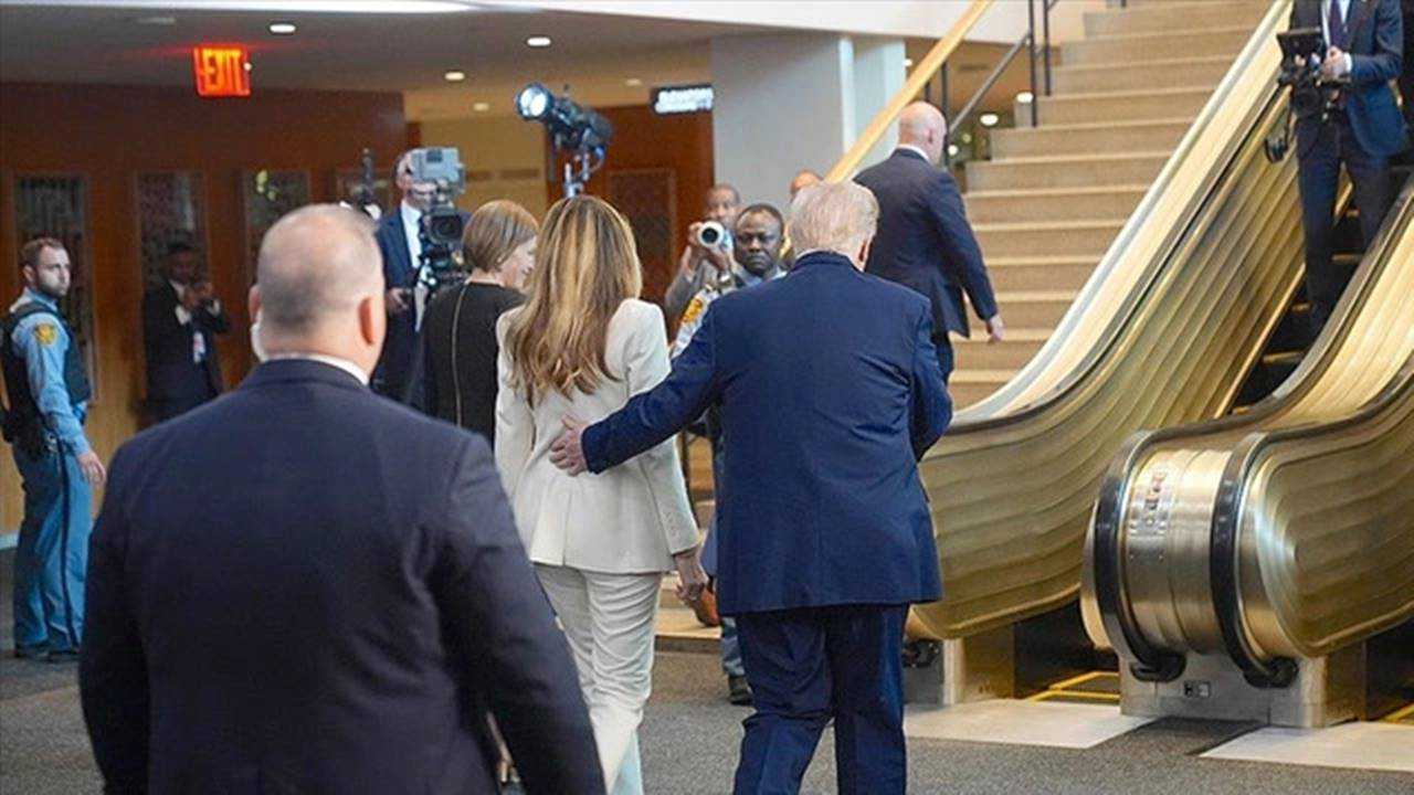 Trump’ın BM Ziyaretinde Yürüyen Merdiven Krizi 1 Trumpin BM Ziyaretinde Yuruyen Merdiven Krizi 2