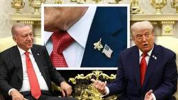 Trump’ın Yakası: F-22 Raptor Rozetiyle Mesaj Verdi