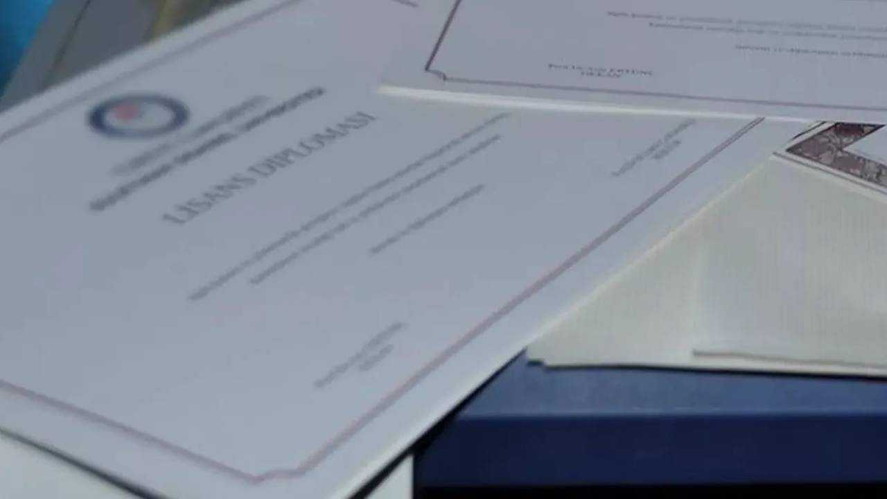 Üst Düzey E-İmza Skandalı: 199 Şüpheliye İddianame 1 Ust Duzey E Imza Skandali 199 Supheliye Iddianame 2
