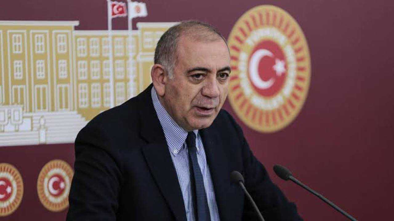 YSK’dan Gürsel Tekin’e Darbe: Kayyum Oy Kullanamayacak 4 YSKdan Tekine Sok Kayyum Oy Kullanamayacak 5