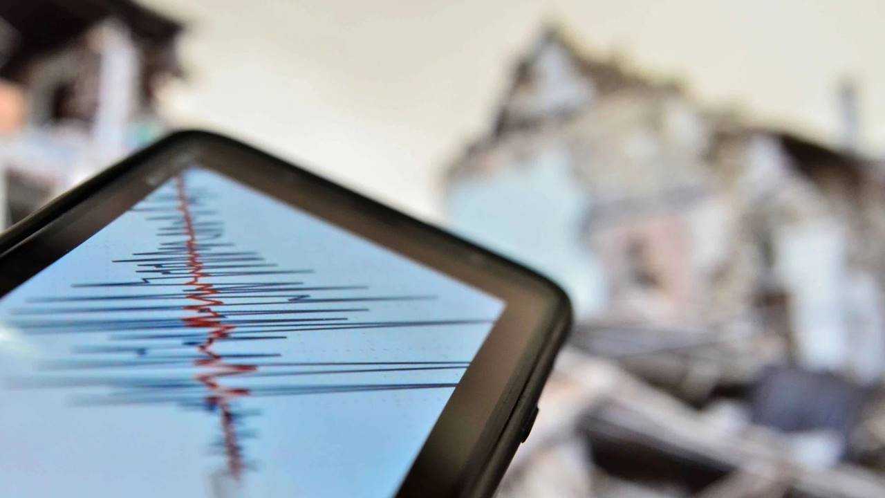 7,8 Şiddetinde Deprem: Şili Kıyılarında Tsunami Alarmı 4 78 Siddetinde Deprem Sili Kiyilarinda Tsunami Alarmi 5