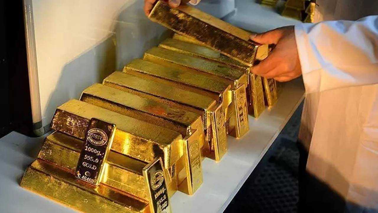 Altin Rekora Doymuyor Ons 3.871 Dolari Asti 8