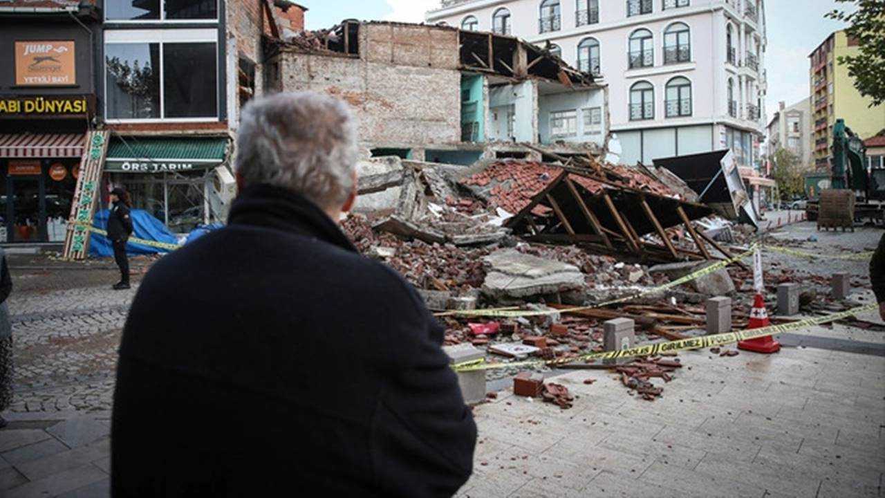 Balikesir Depreminde Hasar Var Can Kaybi Yok 2