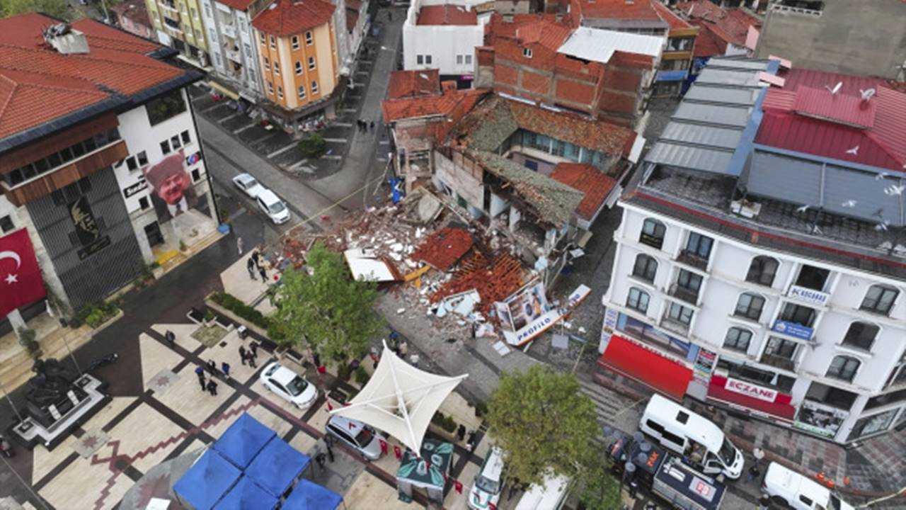 Balikesir Depreminde Hasar Var Can Kaybi Yok 5