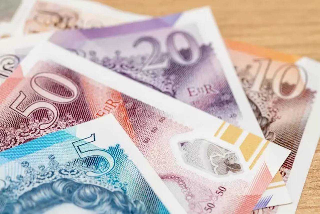 Dolar Tırmanışta, Euro ve Sterlin Yükseliyor 3 Dolar Tirmanista Euro ve Sterlin Yukseliyor 4