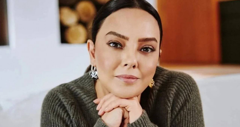 Ebru Gündeş Boşandı, Yeni İmajıyla Hayranlarını Büyüledi