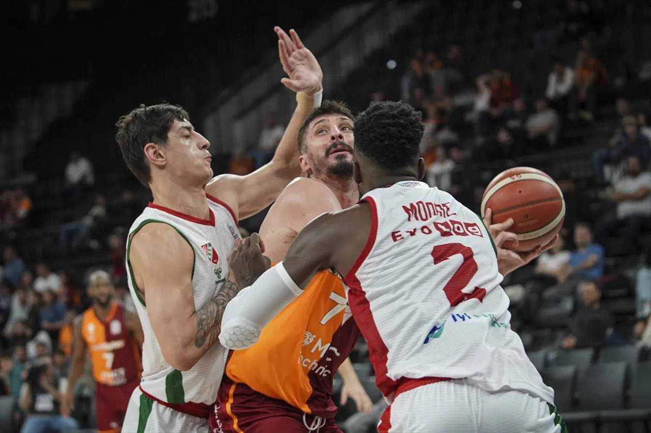 Ev Sahibi Galatasaraydan Farkli Zafer 3