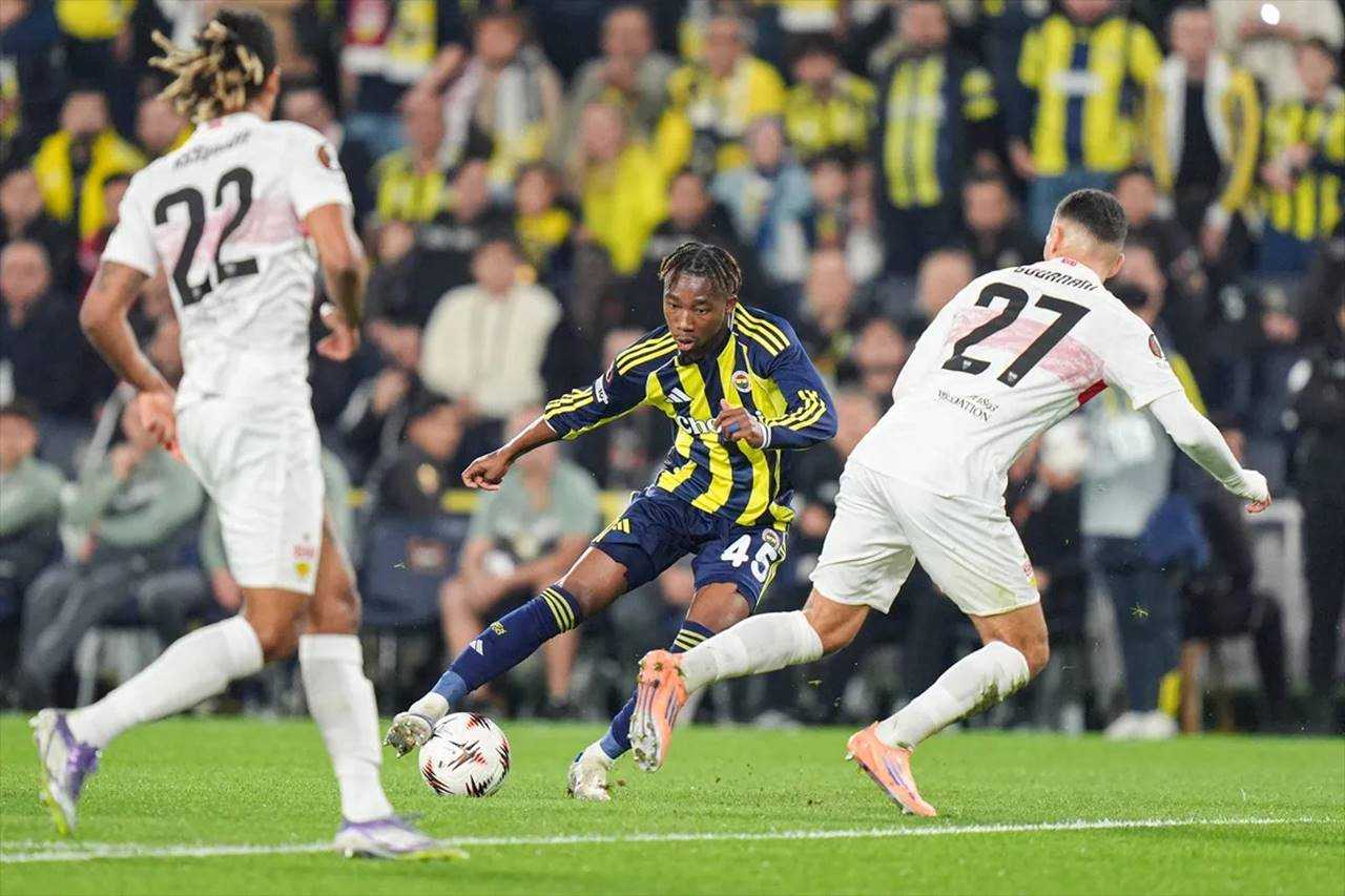 Fenerbahçe Durmuyor, Avrupa Sallanıyor 12 Fenerbahce Durmuyor Avrupa Sallaniyor 13