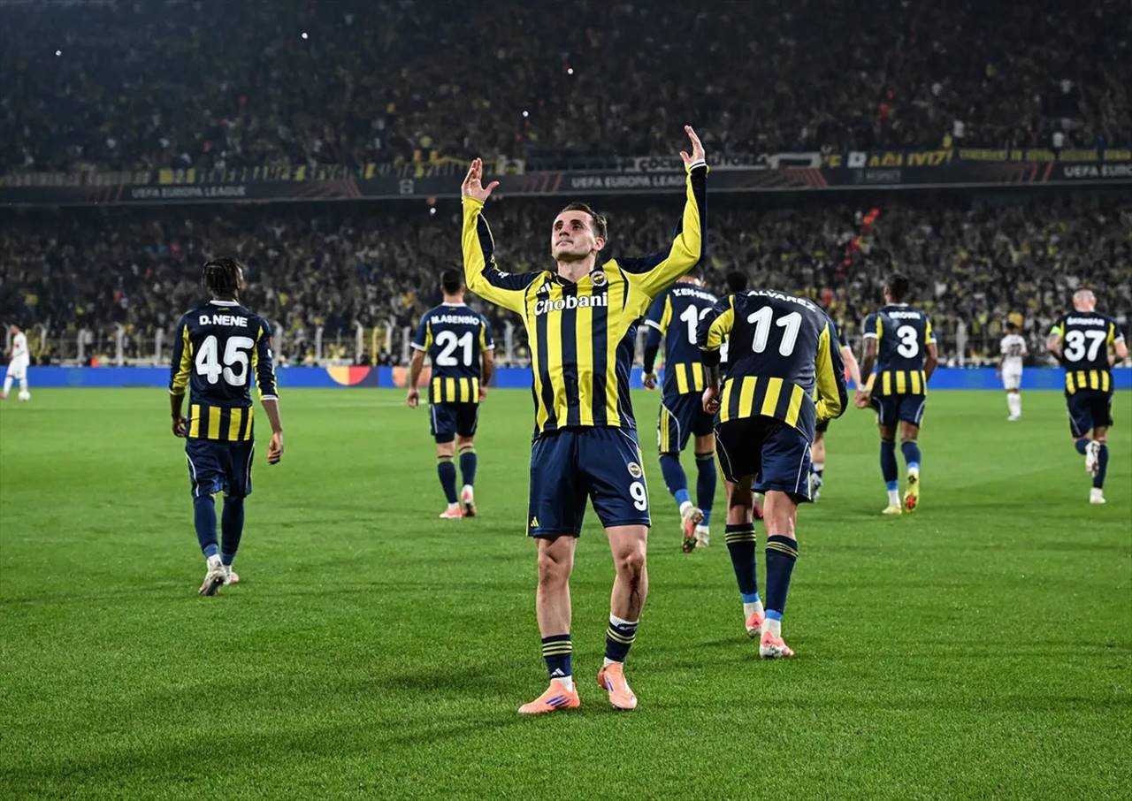 Fenerbahçe Durmuyor, Avrupa Sallanıyor 2 Fenerbahce Durmuyor Avrupa Sallaniyor 3