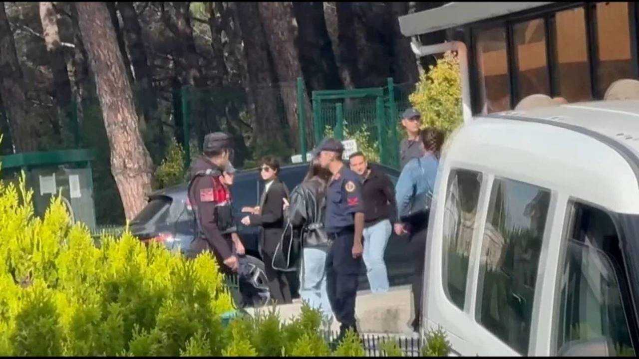 İrem Derici, Hadise ve Diğer Ünlülere Şok Sürpriz 3 Irem Derici Hadise ve Diger Unlulere Sok Surpriz 3