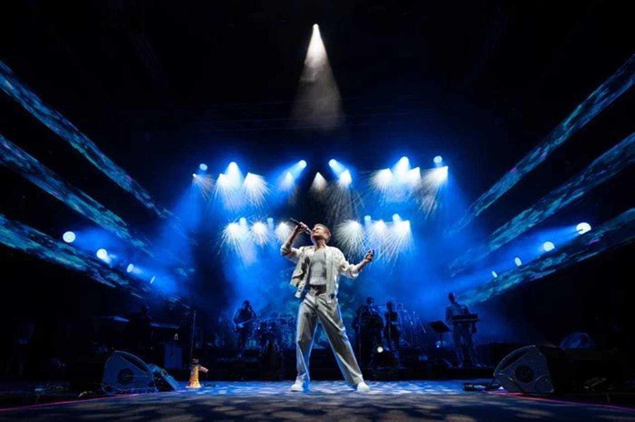 Kenan Doğulu’nun Konserinde Sıra Dışı An 2 Kenan Dogulunun Konserinde Sira Disi An 3
