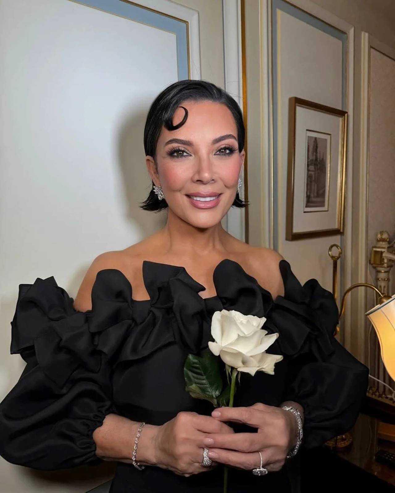 Kris Jenner Sarışın Bombasına Dönüştü 1 Kris Jenner Sarisin Bombasina Donustu 2