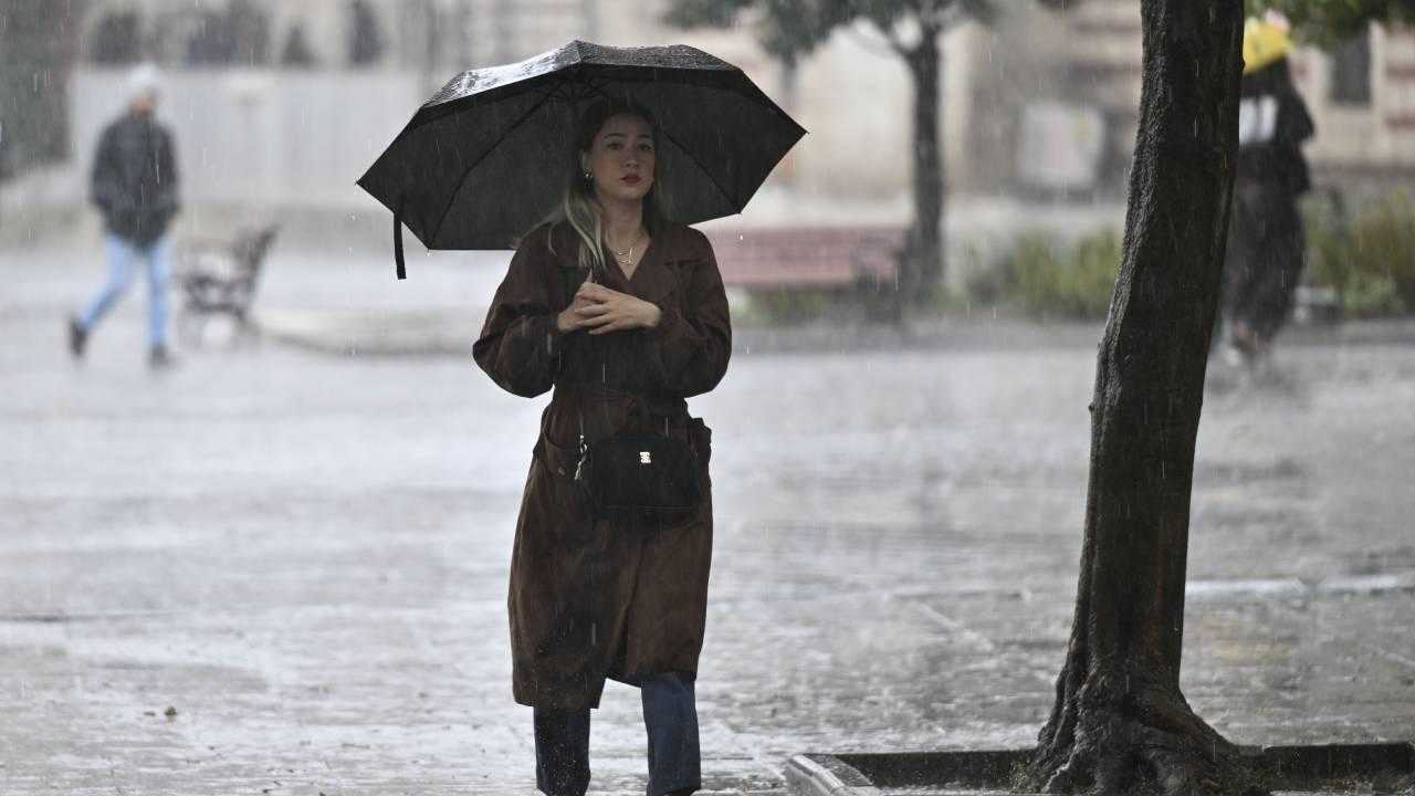 Yurtta Sonbahar Sert Başlıyor: Yağış, Fırtına ve Ani Soğuma Kapıda 2 Meteoroloji Uyardi Firtina ve Saganak Kapida 3