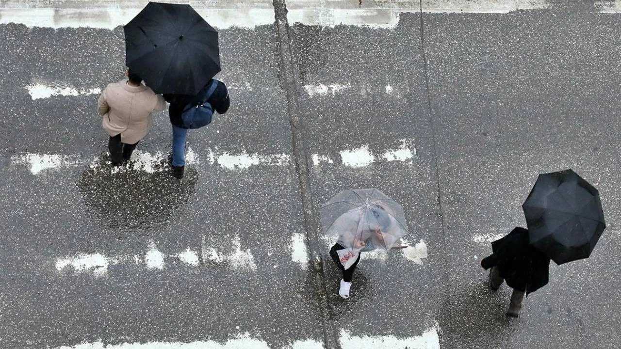 Meteoroloji ve AKOM Alarm Verdi: Kuvvetli Sağanak Geliyor 4 Meteoroloji ve AKOM Alarm Verdi Kuvvetli Saganak Geliyor 2