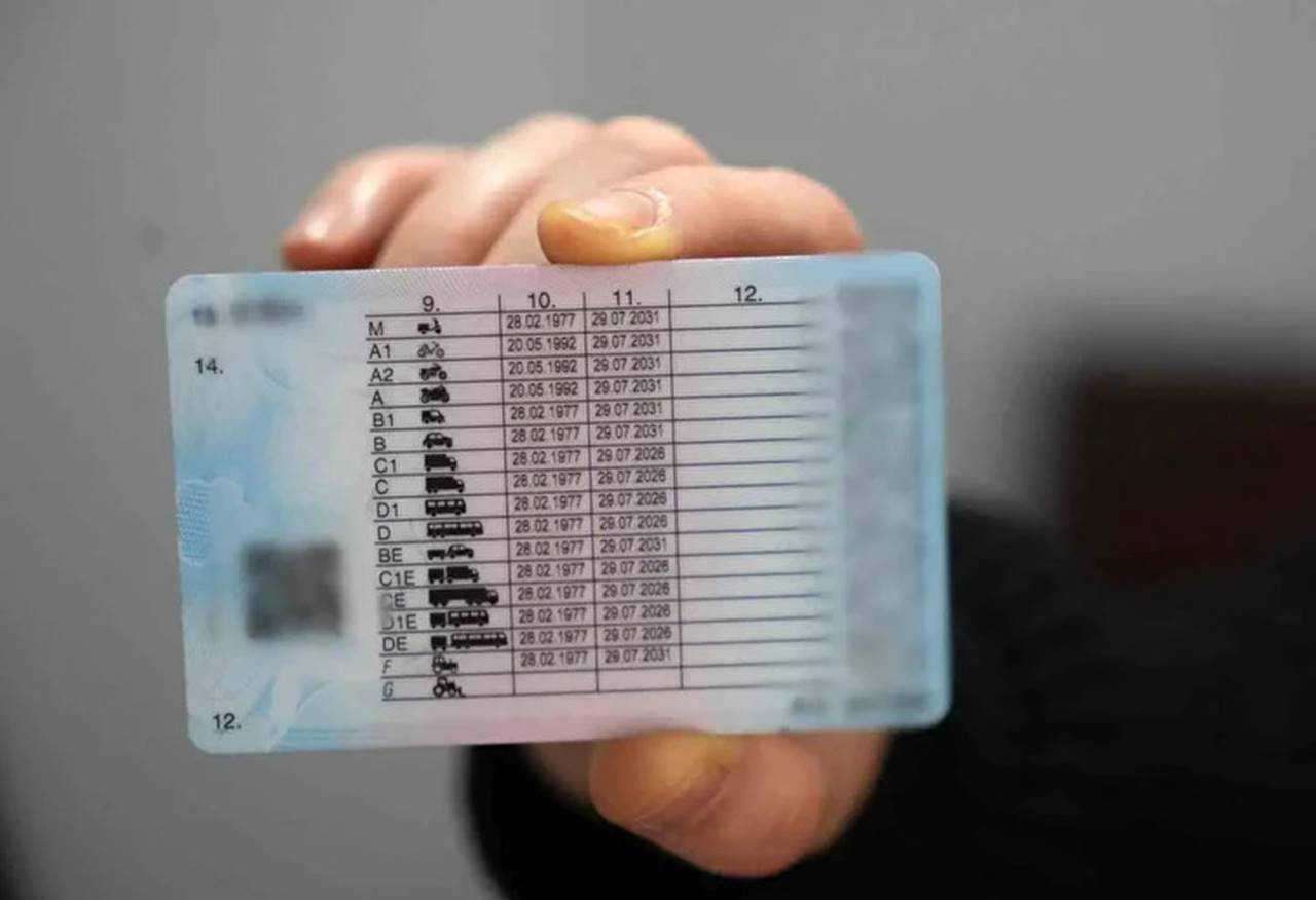 Milyonlarca Sürücü Riskte: Ehliyet Yenileme Süresi Bitiyor 1 Milyonlarca Surucu Riskte Ehliyet Yenileme Suresi Bitiyor 2