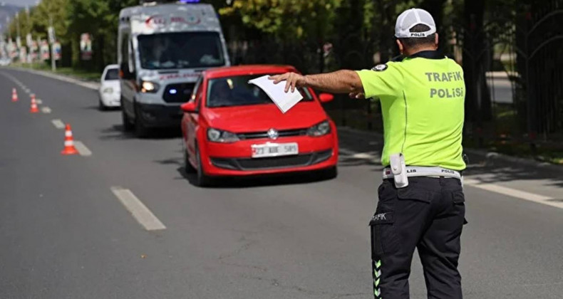 Trafikte Ceza Yağmuru: Ehliyetler Geri Alınıyor