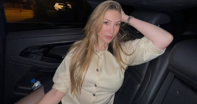 Yasmin Erbil: Pembe Saçlarla Sosyal Medyayı Salladı