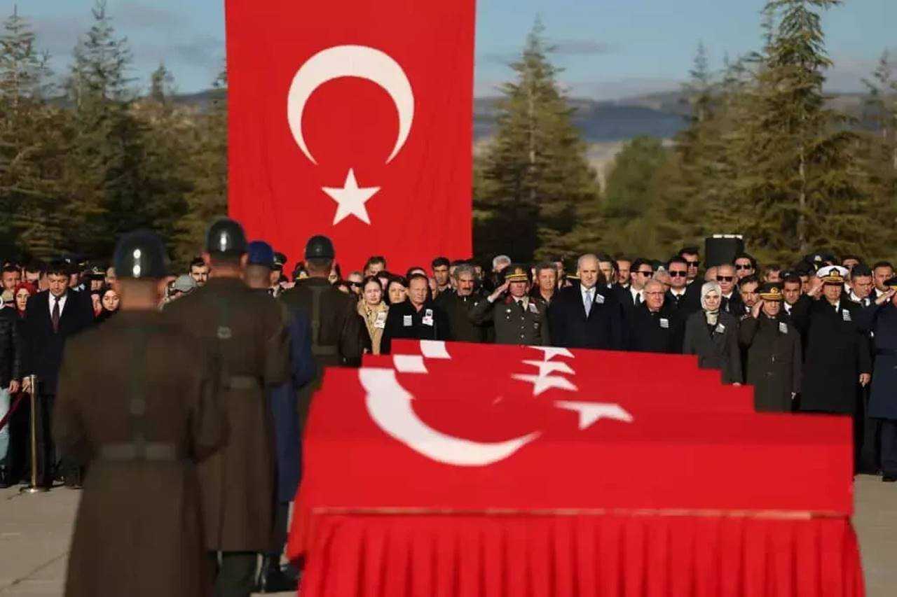 20 Kahramana Yürek Yakan Veda: Türkiye Şehitlerini Uğurladı 6 20 Kahramana Yurek Yakan Veda Turkiye Sehitlerini Ugurladi 7