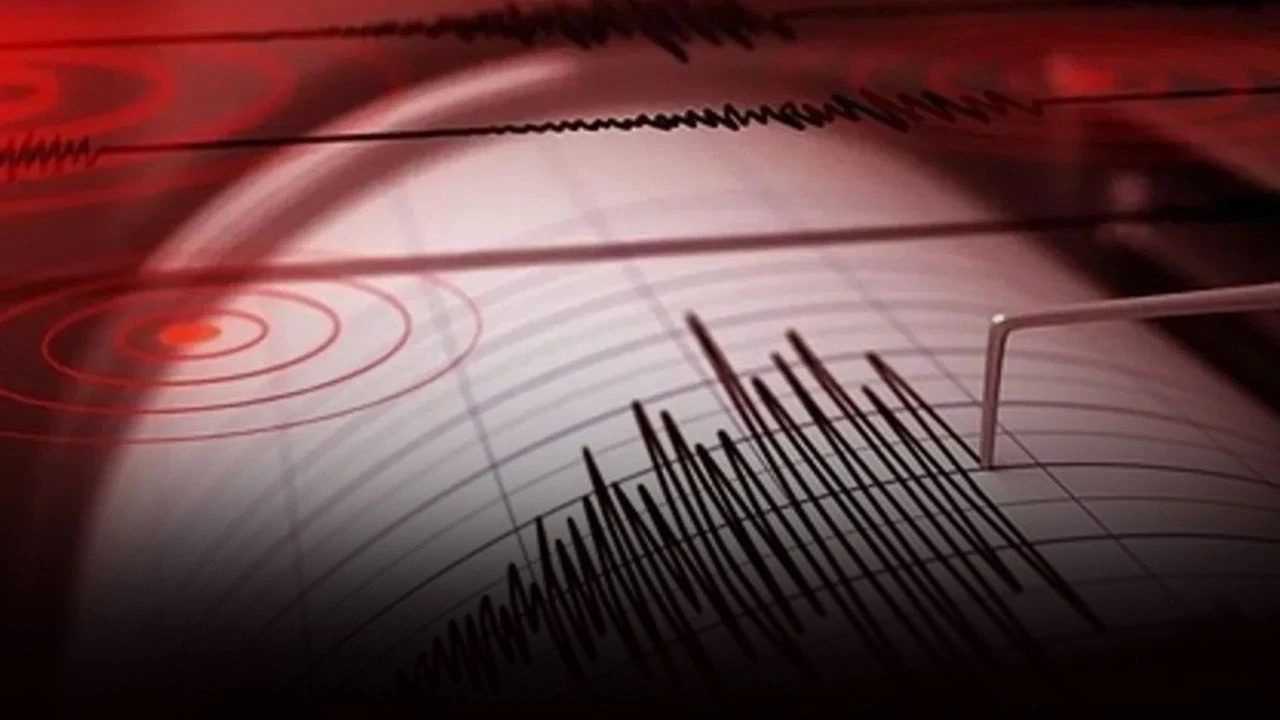 Balıkesir! Sındırgı Merkezli Deprem Paniğe Neden Oldu 1 Balikesir Sindirgi Merkezli Deprem Panige Neden Oldu 2