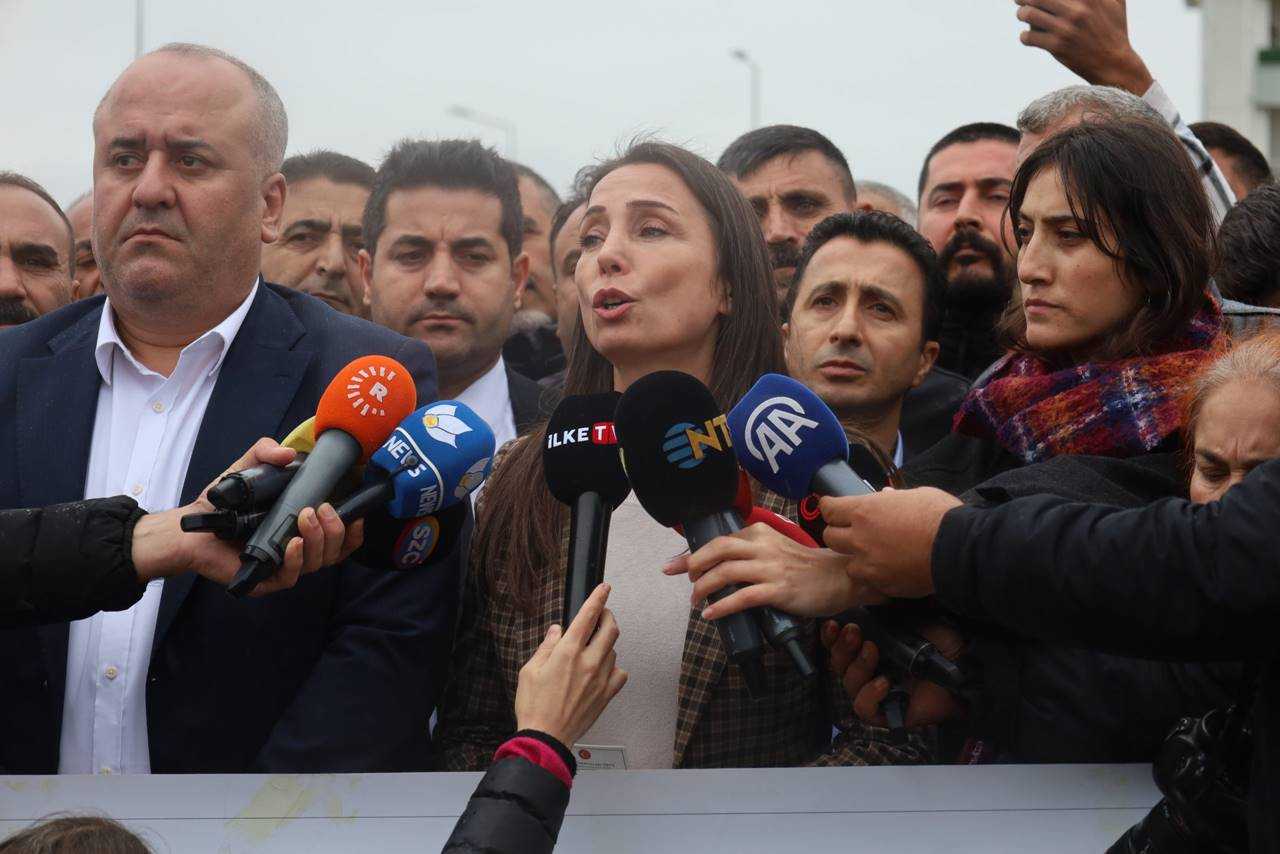Cezaevinden Mesaj: 50 Yıllık Çatışmada Yeni Sayfa Açılmalı 3 Cezaevinden Mesaj 50 Yillik Catismada Yeni Sayfa Acilmali 4