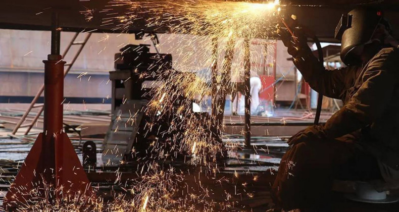 Eylül’de Sanayi: Artışla Başladı, Düşüşle Devam Etti