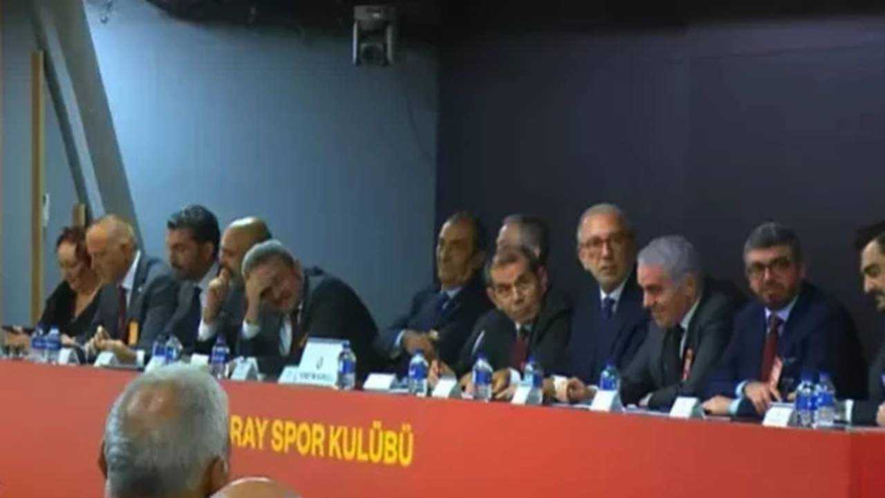 Galatasaray Divaninda Gerilim Bolayirdan Sert Elestiriler 2