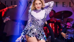 Hadise Bahar Tadında Doğum Günü Kutladı