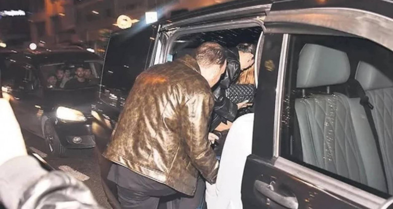 Hazal Filiz Küçükköse Gizemli Beyefendiyle Görüntülendi
