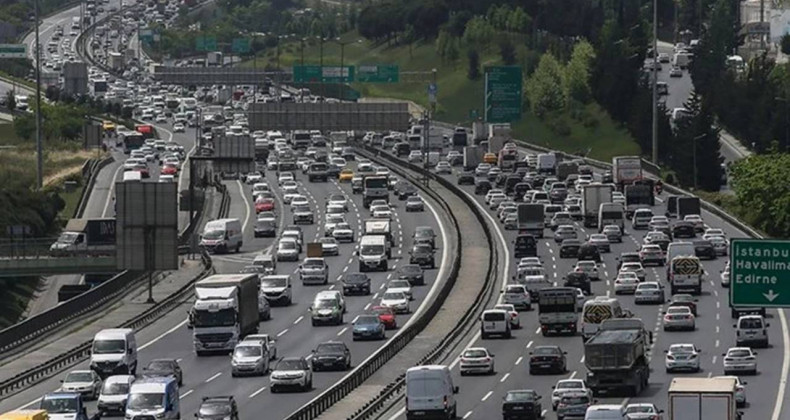 İstanbul’da Trafik Felç: Avrupa ve Anadolu Yakası Kilitlendi