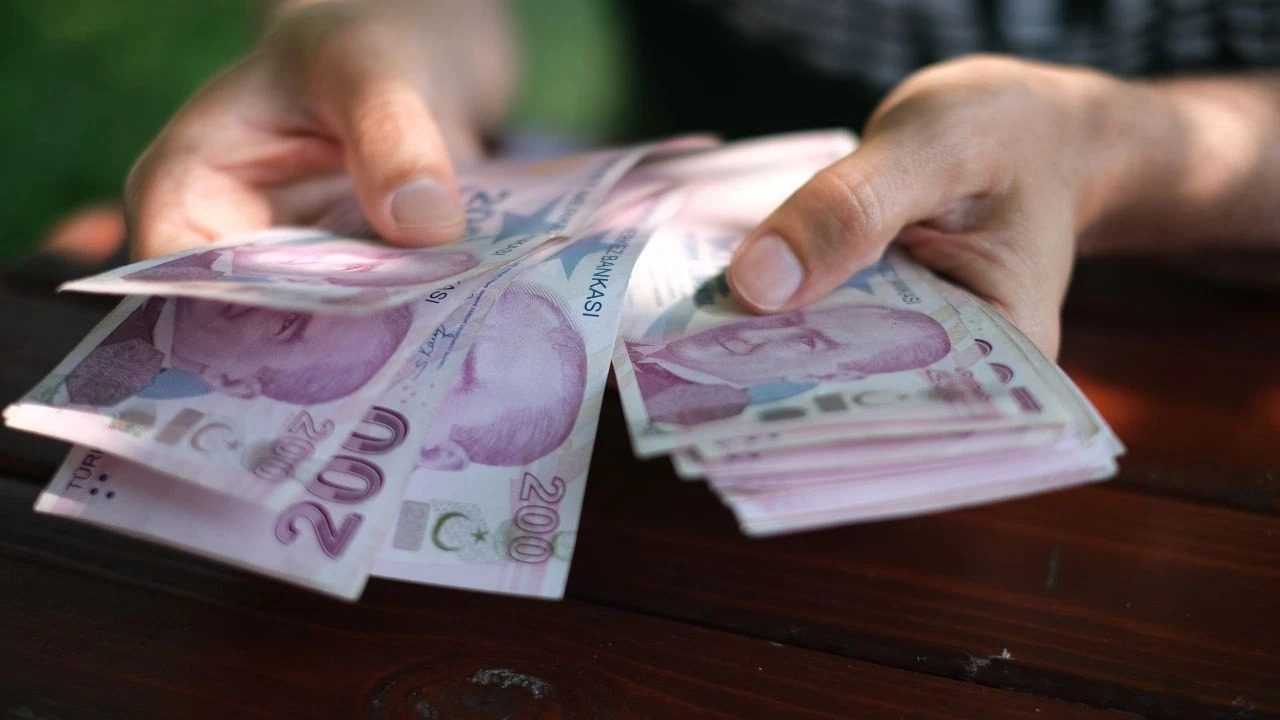 Milyonlar Merak Ediyor: Asgari Ücrete Büyük Zam Kapıda 4 Milyonlar Merak Ediyor Asgari Ucrete Buyuk Zam Kapida 5
