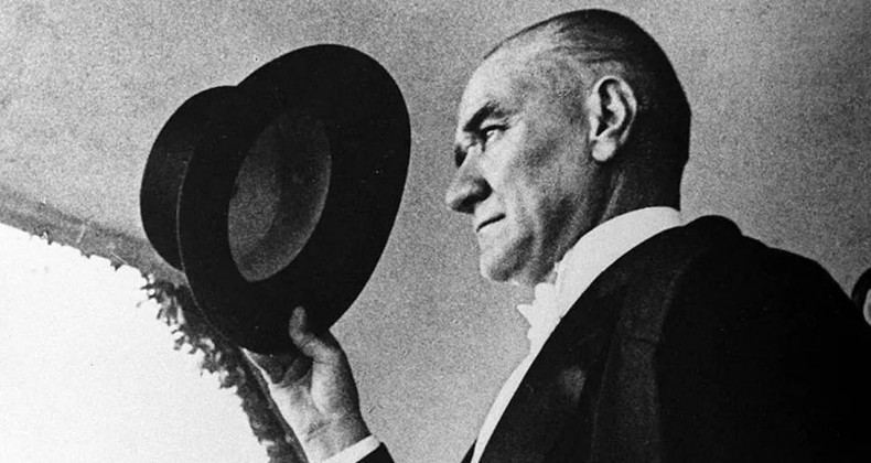 Mustafa Kemal Atatürk’ün Hayatı ve Mücadelesi